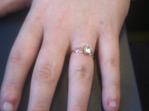 <img500*375:stuff/My_new_engagement_ring.jpg>