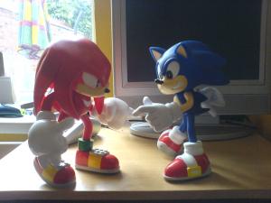 <img300*0:stuff/z/36198/Sonic,%2520Knucles%2520and%2520me%2520%253A%252f/i1214502824_2.jpg>